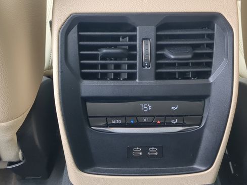 Used 2023 BMW 330i 330i w/ Convenience Package image 11