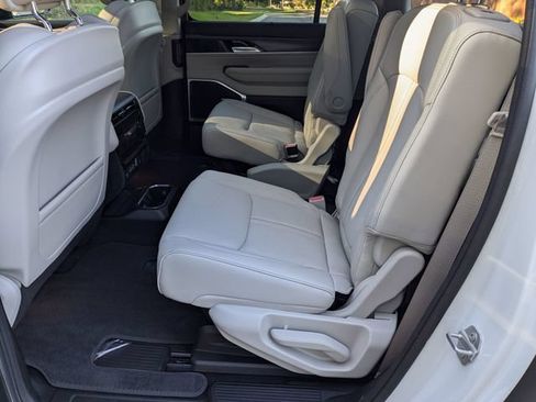 New 2024 Jeep Wagoneer L Series II w/ Convenience Group I AWD/4WD image 23