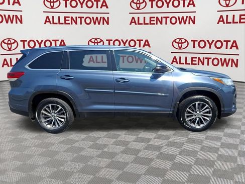 Used 2019 Toyota Highlander XLE w/ Protection Package #3 AWD/4WD image 7