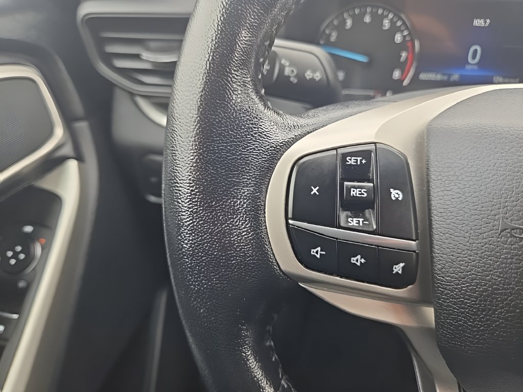 Used 2021 Ford Explorer XLT AWD/4WD image 27