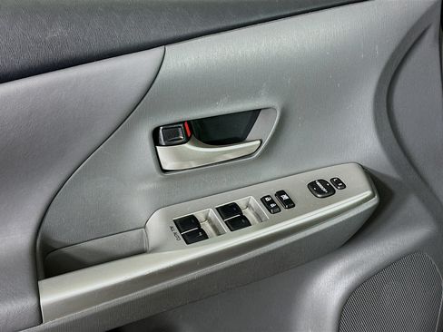 Used 2014 Toyota Prius V Five FWD image 15