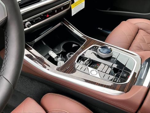 Used 2026 BMW X5 xDrive40i w/ Executive Package image 8