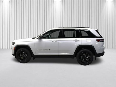 New 2026 Jeep Grand Cherokee Limited AWD/4WD image 7