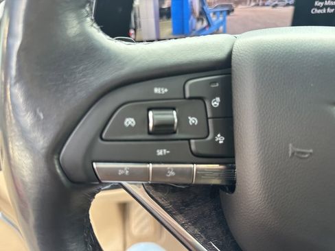 Used 2021 Cadillac Escalade ESV Premium Luxury image 20