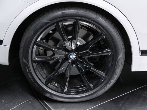 New 2026 BMW X7 M60i w/ Executive Package AWD/4WD image 8