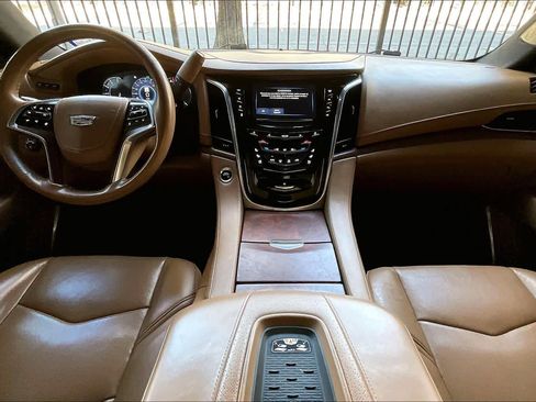 Used 2017 Cadillac Escalade Platinum image 15
