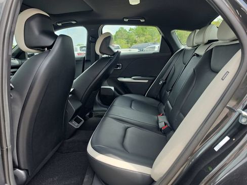 Used 2025 Kia K4 GT-Line w/ GT-Line Premium Package FWD image 12