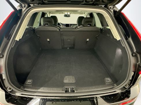 Used 2025 Volvo XC60 B5 Core AWD/4WD image 31