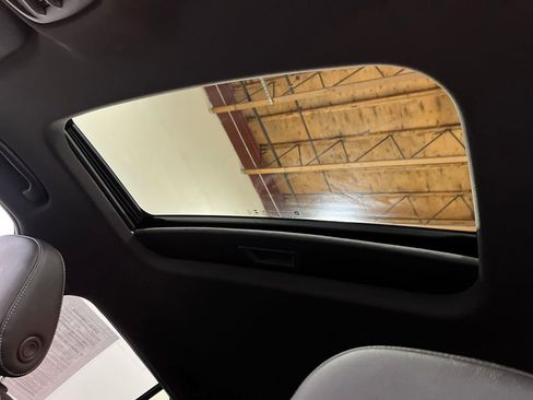 Used 2025 Chevrolet Trax RS w/ Sunroof Package image 44