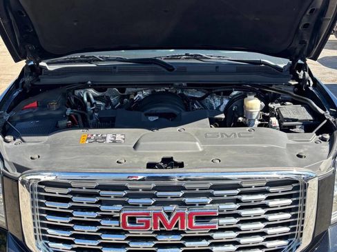 Used 2018 GMC Yukon Denali w/ Open Road Package AWD/4WD image 33