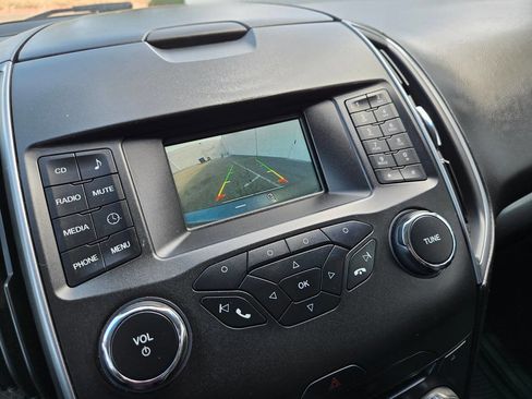 Used 2016 Ford Edge SE image 42