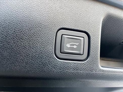 New 2024 Chevrolet Equinox EV RS image 32