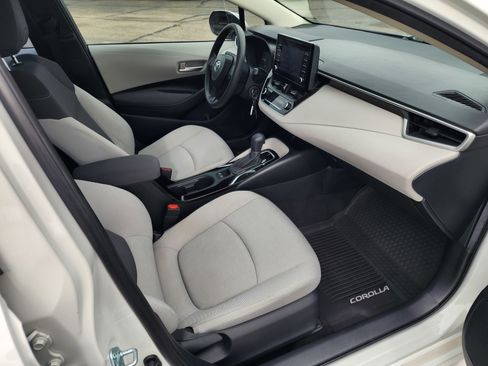 Used 2020 Toyota Corolla L image 12