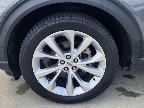 Used 2021 Ford Explorer Platinum w/ Equipment Group 601A AWD/4WD image 9