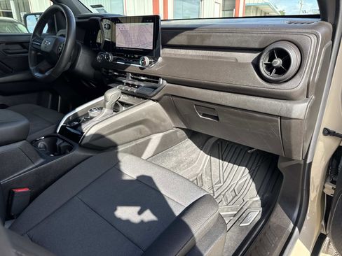 Used 2023 Chevrolet Colorado Trail Boss w/ Advanced Trailering Package image 12