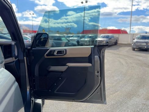 Used 2023 Ford Bronco Wildtrak image 8