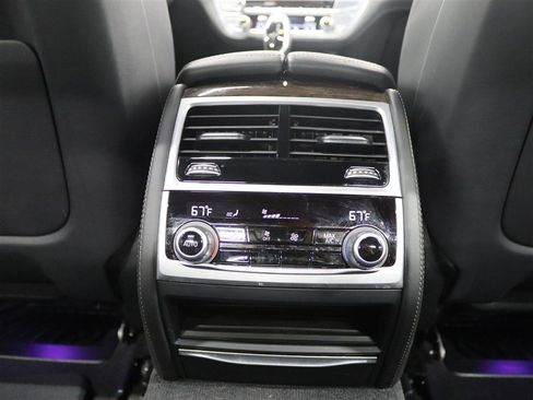 Used 2020 BMW 750i xDrive w/ M Sport Package AWD/4WD image 23