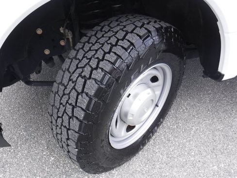 Used 2022 Ford F250 XL w/ Power Equipment Group RWD image 19