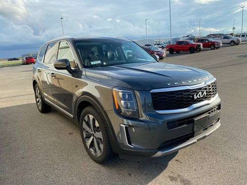 Used 2022 Kia Telluride EX w/ EX Premium Package image 4