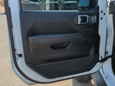 Used 2021 Jeep Wrangler Unlimited Rubicon AWD/4WD image 12