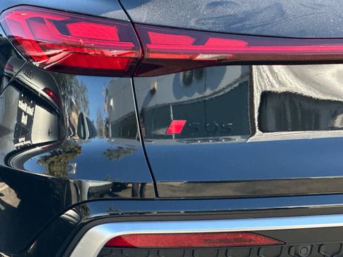 New 2025 Audi SQ5 Prestige image 27