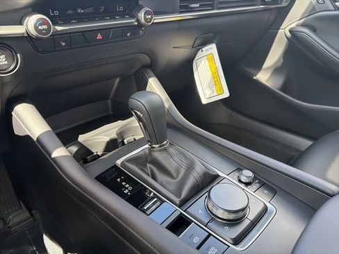New 2026 MAZDA MAZDA3 2.5 S Sedan w/ Preferred Pkg image 39