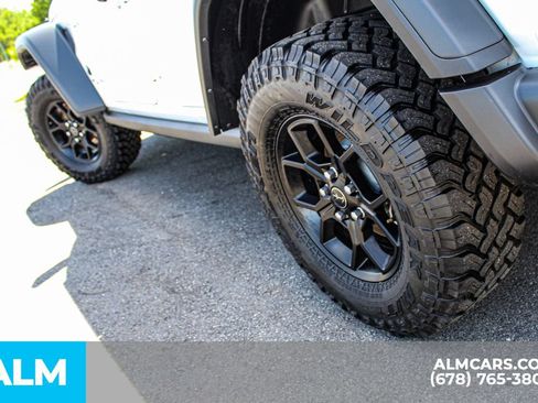 Used 2025 Jeep Wrangler Unlimited Sport AWD/4WD image 14