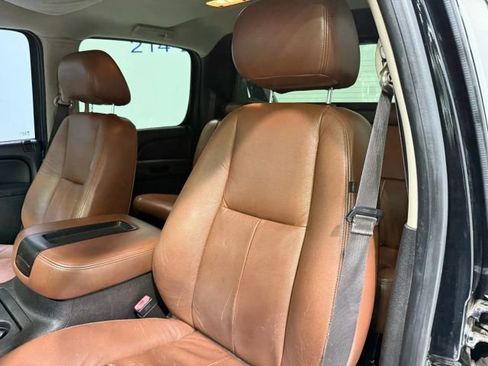 Used 2013 Chevrolet Avalanche LS image 17