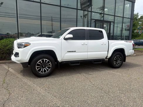 Used 2023 Toyota Tacoma TRD Sport AWD/4WD image 8
