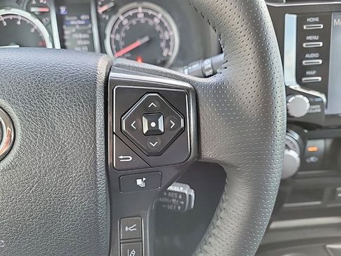 Used 2020 Toyota 4Runner TRD Off-Road Premium image 25