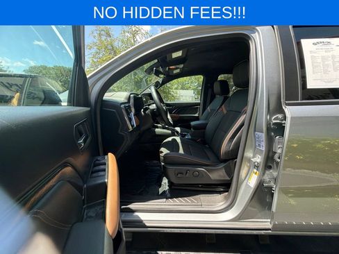 Used 2025 GMC Canyon AT4 AWD/4WD image 19