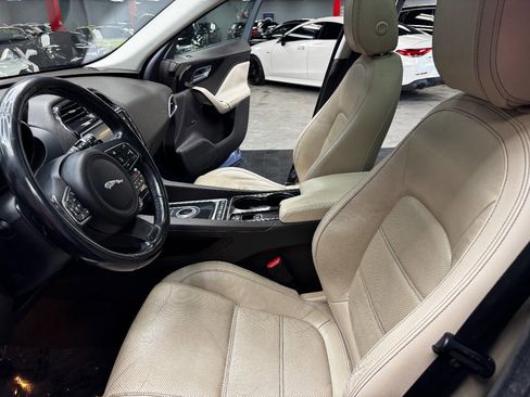 Used 2017 Jaguar F-PACE Prestige image 32