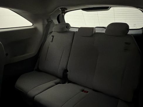 Used 2021 Toyota Sienna LE FWD image 17