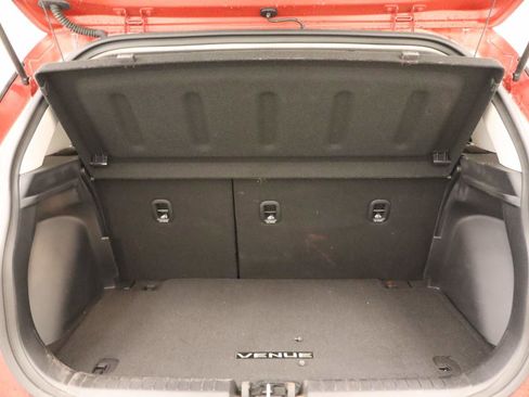 Used 2025 Hyundai Venue SEL image 19