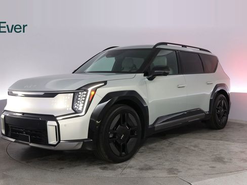 Used 2024 Kia EV9 GT-Line image 2