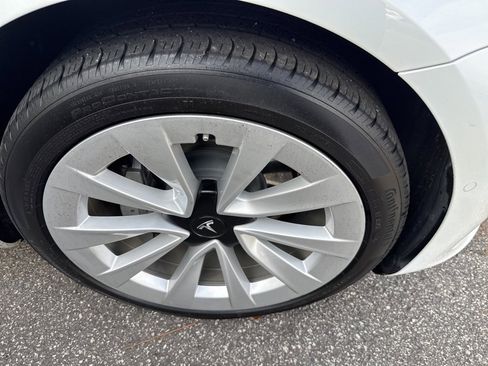 Used 2022 Tesla Model 3 image 4