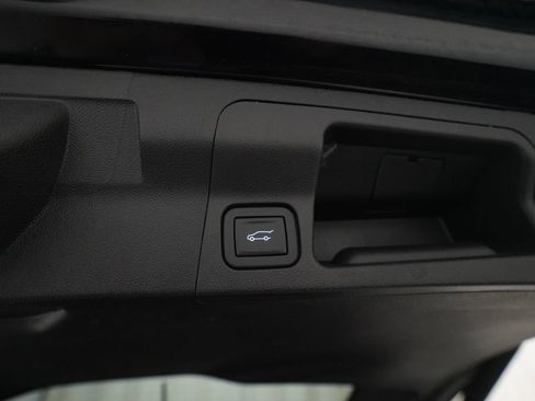 Used 2018 GMC Acadia Denali AWD/4WD image 13