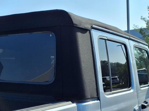 Certified 2023 Jeep Gladiator Sport image 27