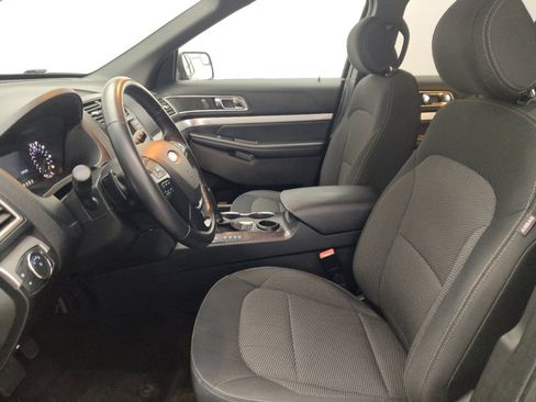 Used 2017 Ford Explorer XLT FWD image 17