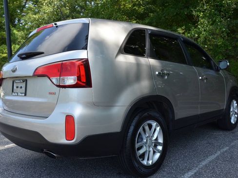 Used 2014 Kia Sorento LX FWD image 5
