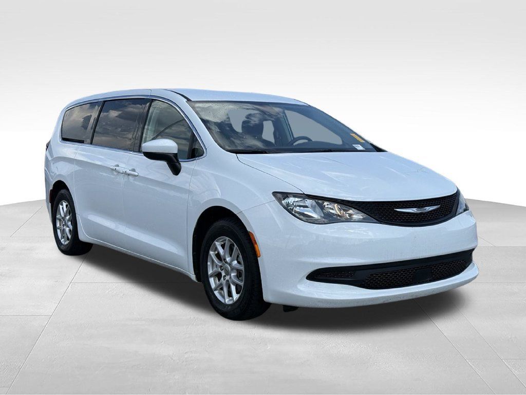 Used 2023 Chrysler Voyager LX FWD image 29