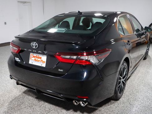 Used 2024 Toyota Camry SE image 7