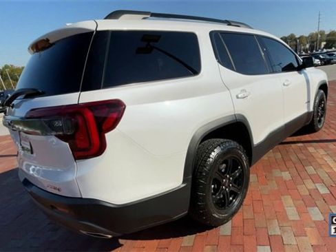 Used 2023 GMC Acadia AT4 w/ Technology Package image 9