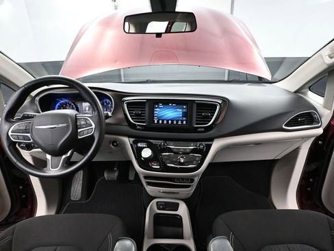 Used 2021 Chrysler Voyager LX image 23