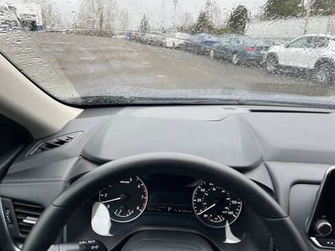 Used 2025 Nissan Rogue SV image 36