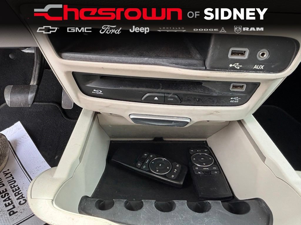 Used 2017 Chrysler Pacifica Limited w/ UConnect Theater Package FWD image 20