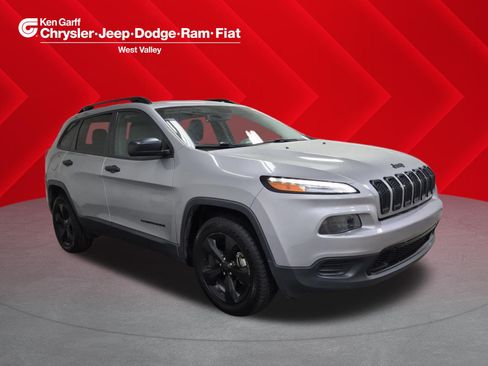 Used 2017 Jeep Cherokee Sport AWD/4WD image 1