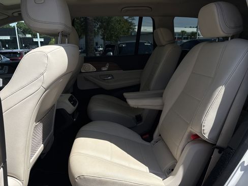 Used 2022 Mercedes-Benz GLS 450 4MATIC image 31