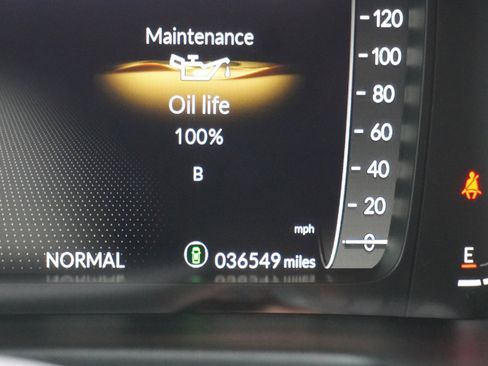 Used 2025 Honda Pilot Black Edition image 31