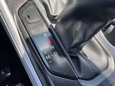 Used 2021 Toyota Highlander XLE AWD/4WD image 35